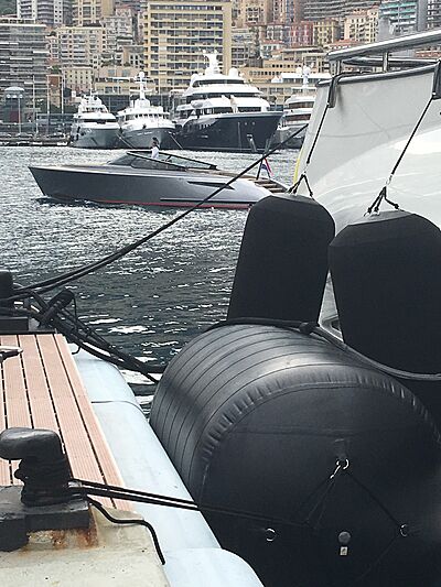 AERÉ Docking Solutions fenders