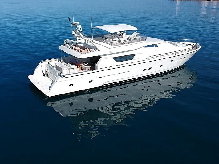 Santa Maria III yacht anchored