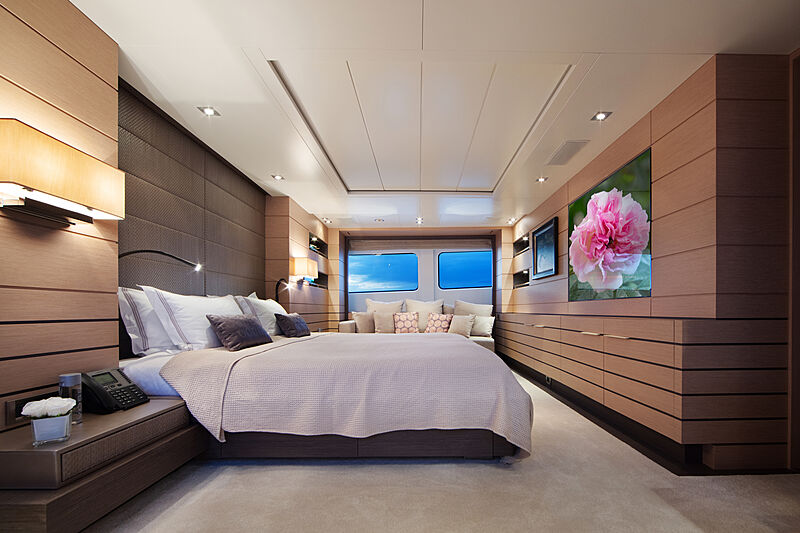 Dyna R yacht master stateroom