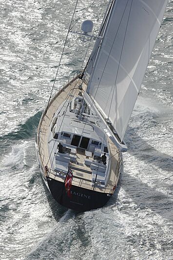 Imagine D yacht cruising