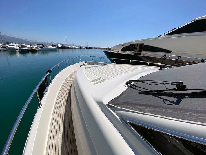 Andalus yacht foredeck