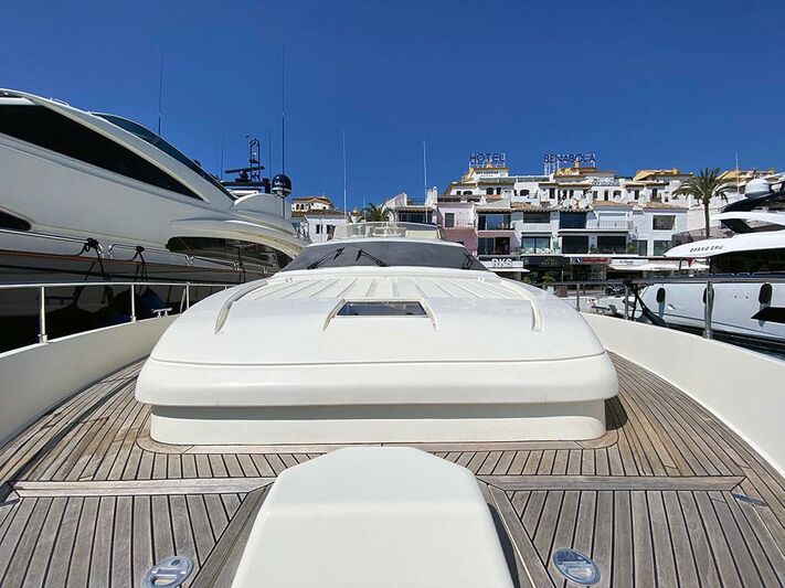 Andalus yacht foredeck