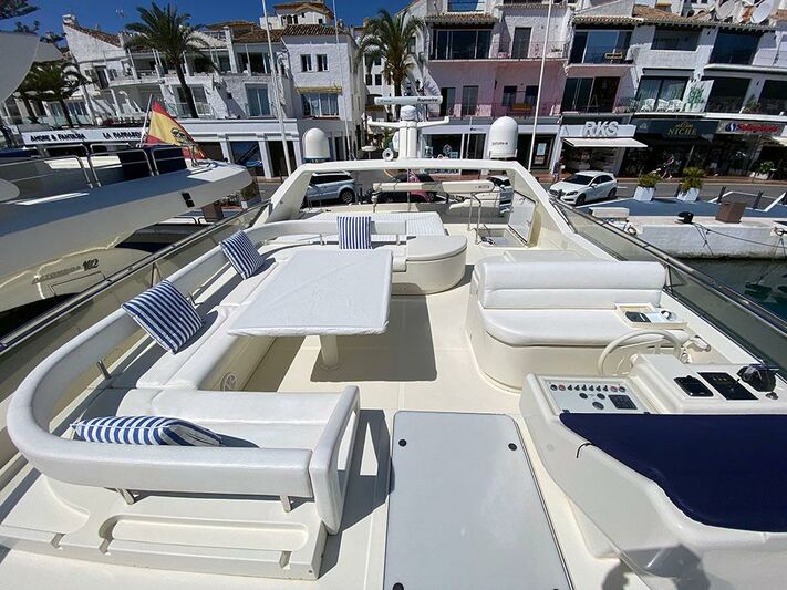 Andalus yacht flybridge