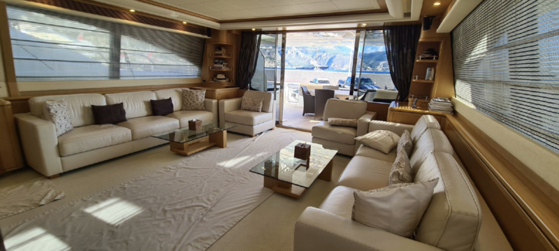 Goneedays III yacht saloon