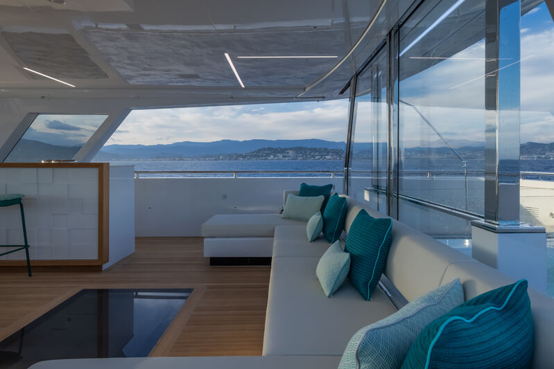 Emocean yacht saloon