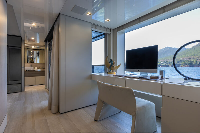 Emocean yacht office
