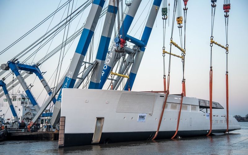 Feadship Project 818
