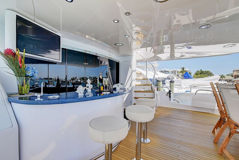 35m Lazzara motor yacht Short Story sold SuperYacht Times