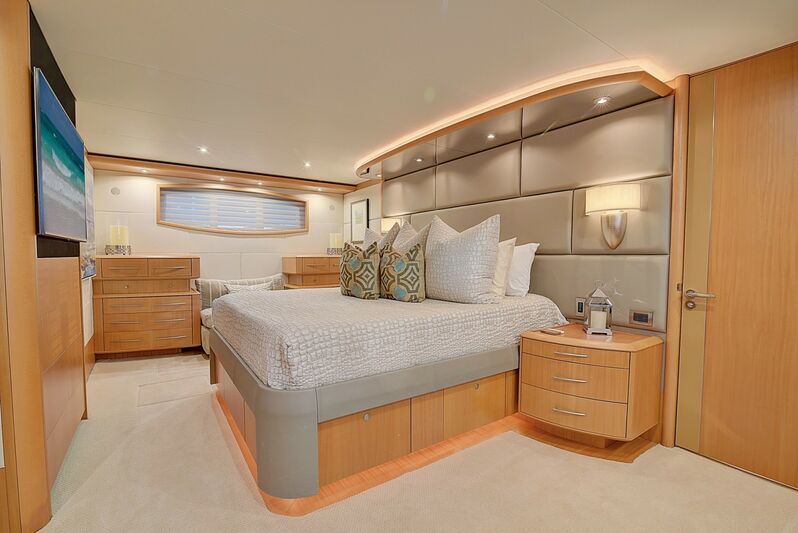 35m Lazzara motor yacht Short Story sold SuperYacht Times