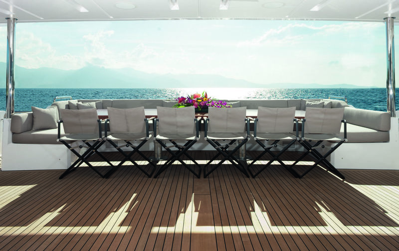 Cheers 46 main deck