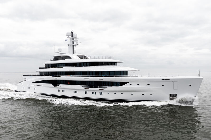 Photo Amels 78m Full Custom yacht on sea trials SYT