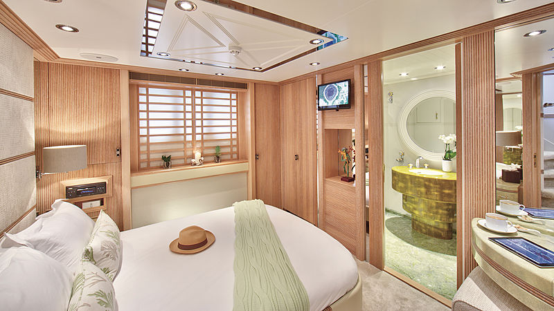 La Mascarade stateroom