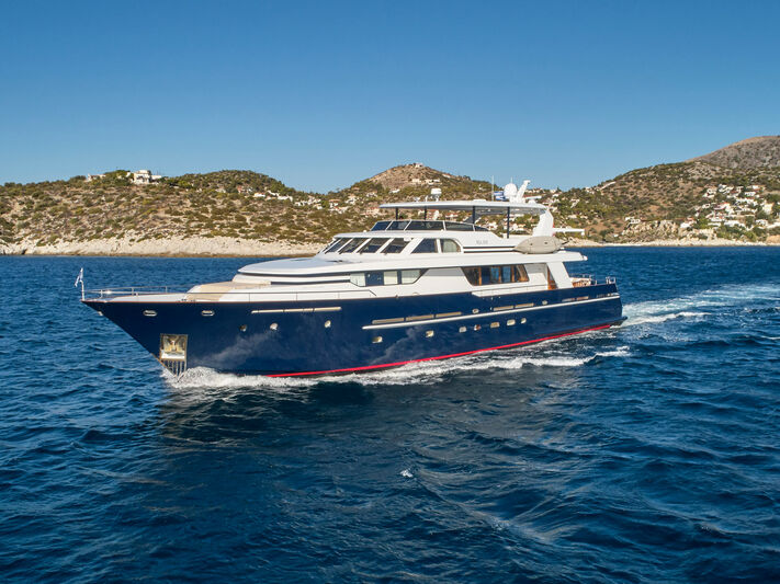Vitters motor yacht Mia Zoi sold SuperYacht Times