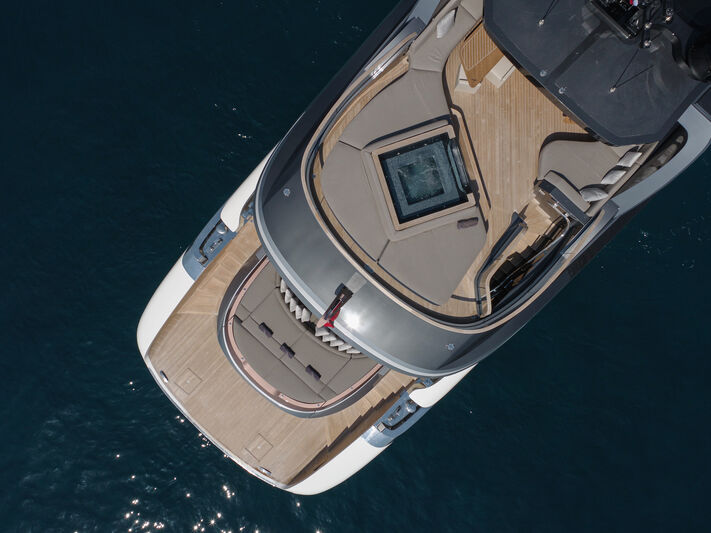 Photo Lucy yacht cruising SuperYacht Times