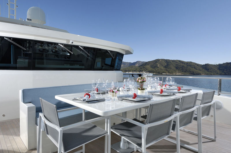 Serenitas foredeck