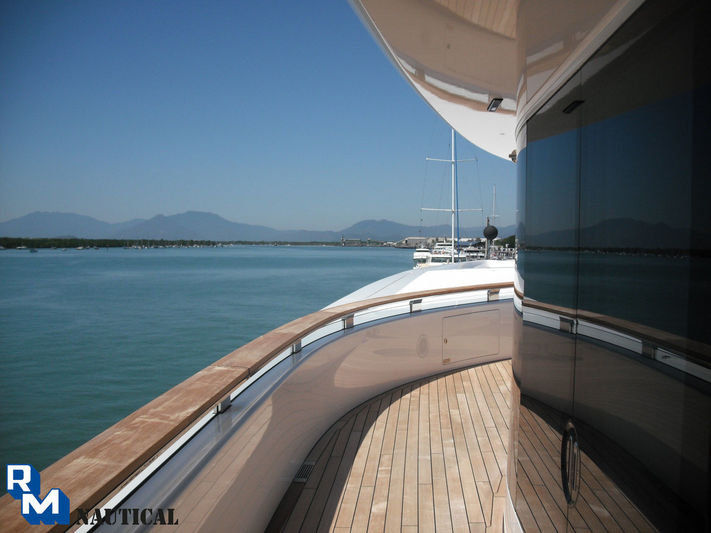 RM Nautical flush pop outdoors
