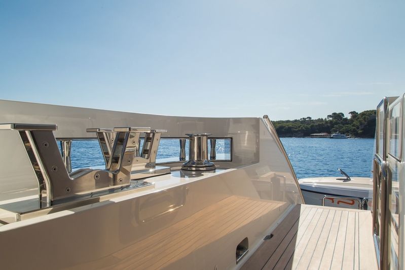 Genesi exterior detail