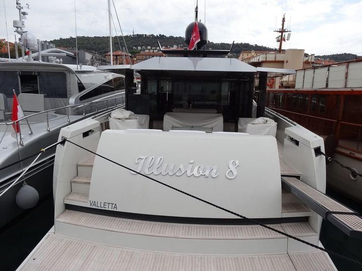 Illusion 8 yacht in Nice
