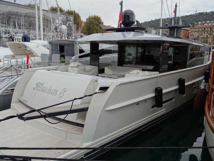 Illusion 8 yacht in Nice