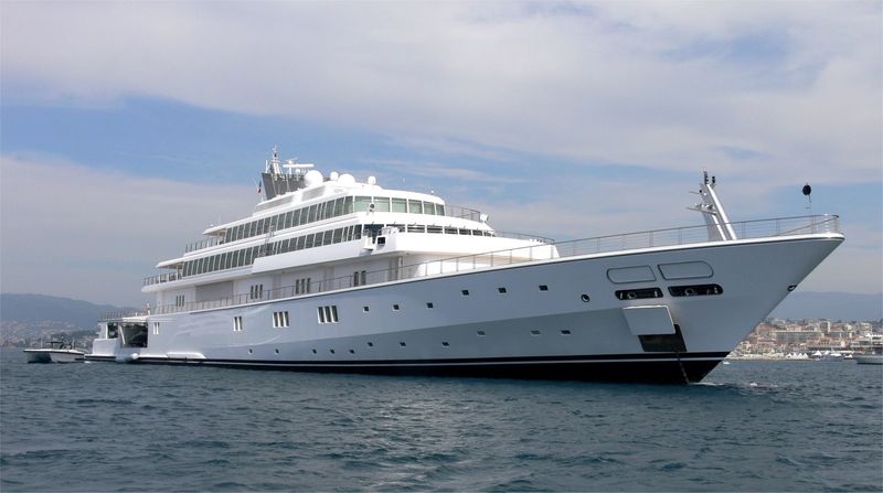 Rising Sun off Cannes in 2006