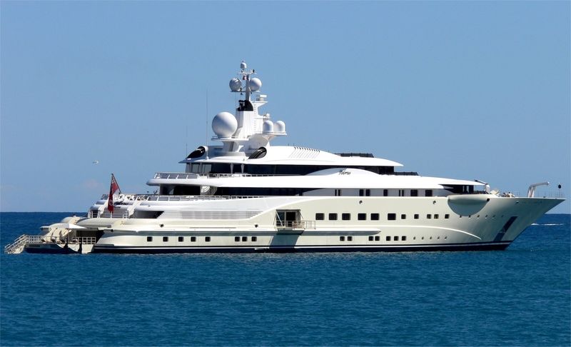 Pelorus off Antibes in 2006