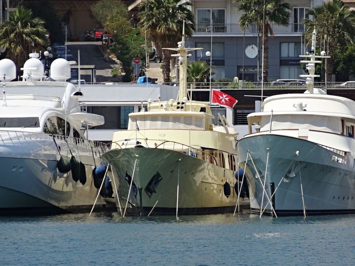 Celestial in Zeas Marina