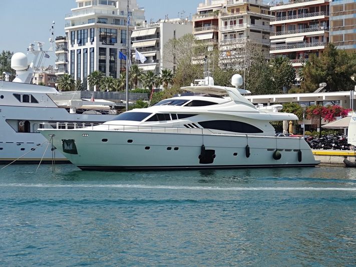 Fair Lady Silvia in Zeas Marina