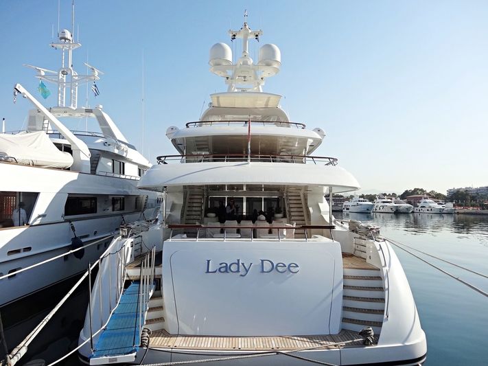 Lady Dee in Flisvos Marina