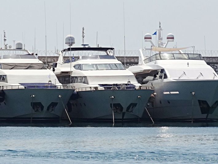 Obsession in Zeas Marina