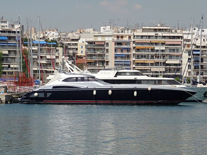 Oceanis in Zeas Marina