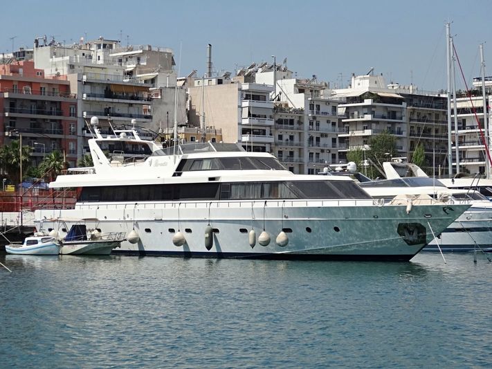 Paradis in Zeas Marina