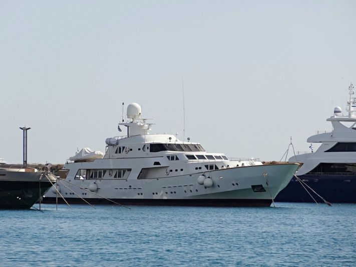 Anmad in Agios Kosmas Marina