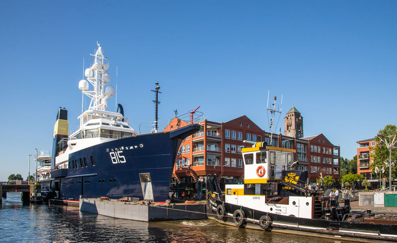 Sherpa passing Alphen aan den Rijn