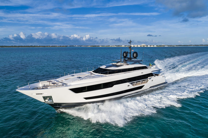 Vista Blue cruising
