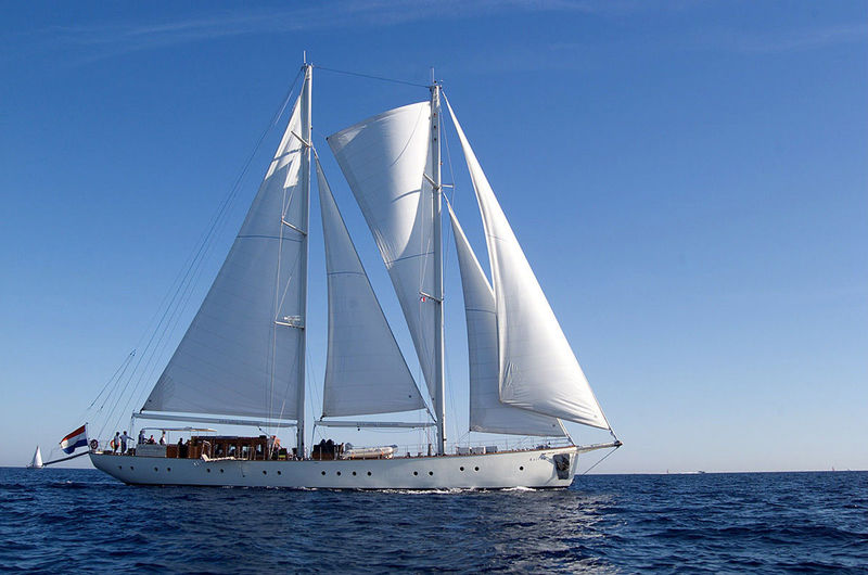 Kairos under sail