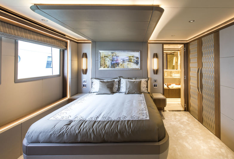 C'est La Vie stateroom