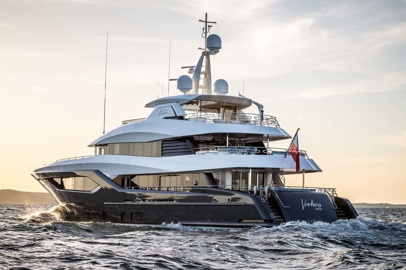 Viatoris cruising