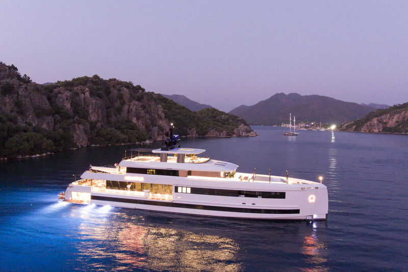 Aquarius anhored
