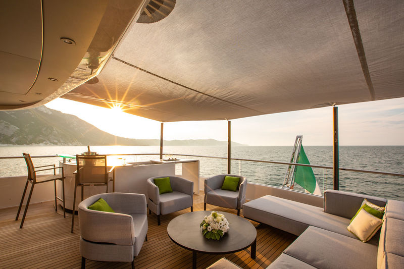 Wider 165 Cecilia sundeck