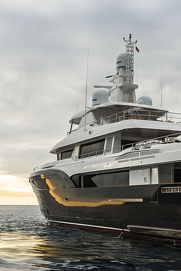 Stella di Mare anchored