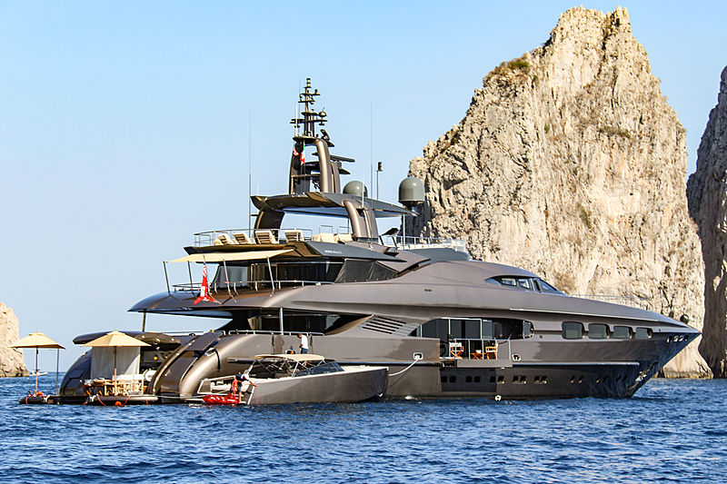 Auspicious at anchor in Capri