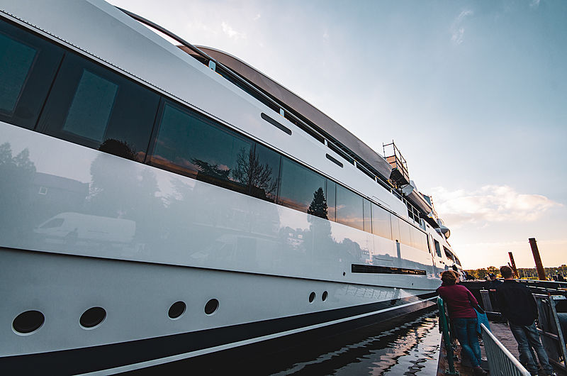Feadship motor yacht Project 814 launch