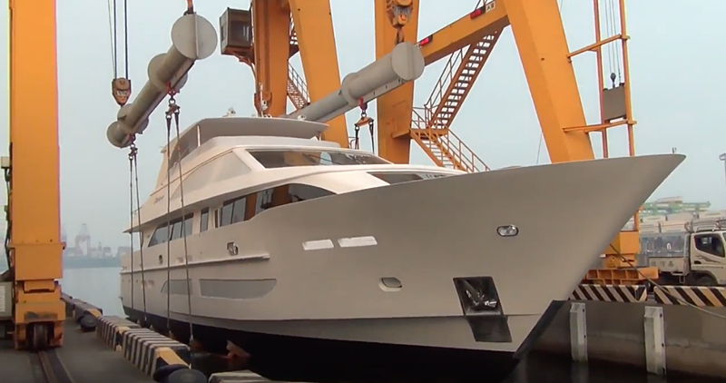 Hargrave 120 Catera yacht launch