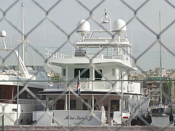 Miss Sarah J in Piraeus