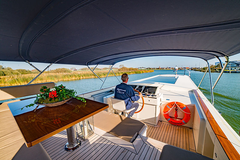 Savvy upper deck