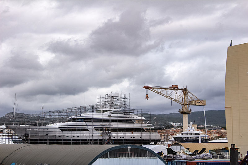 Hurricane Run during refit in La Ciotat