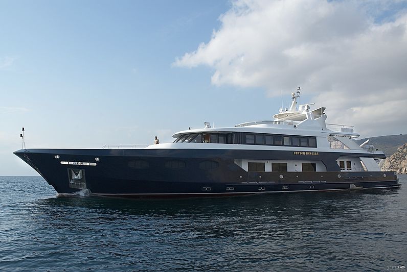 Svyatoy Nikolay yacht cruising