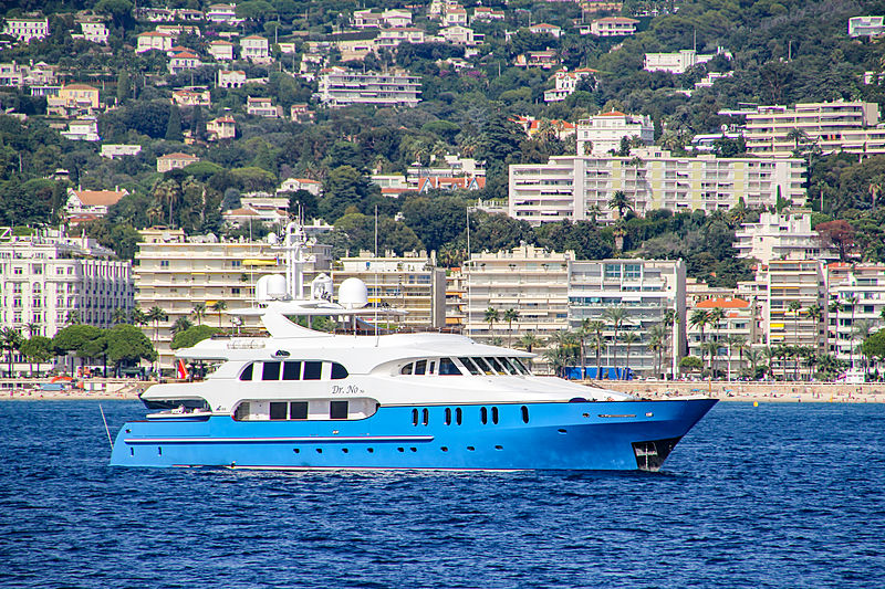 Dr No No yacht in Cannes