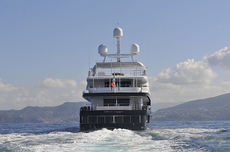 Forwin yacht exterior