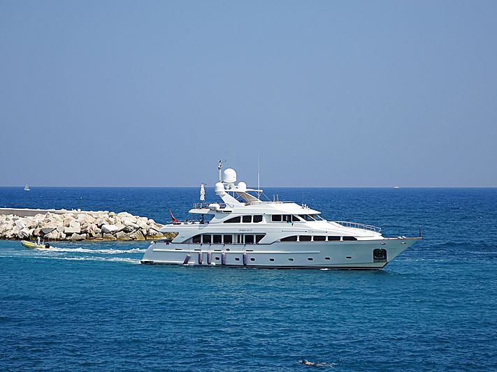 Dream On II leaving Calaponte Marina